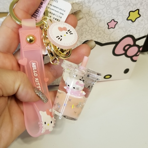 Hello Kitty Key Chain Floating Oil Liquid Acrylic Kawaii Boba Tea Key Chain New - Picture 6 of 7